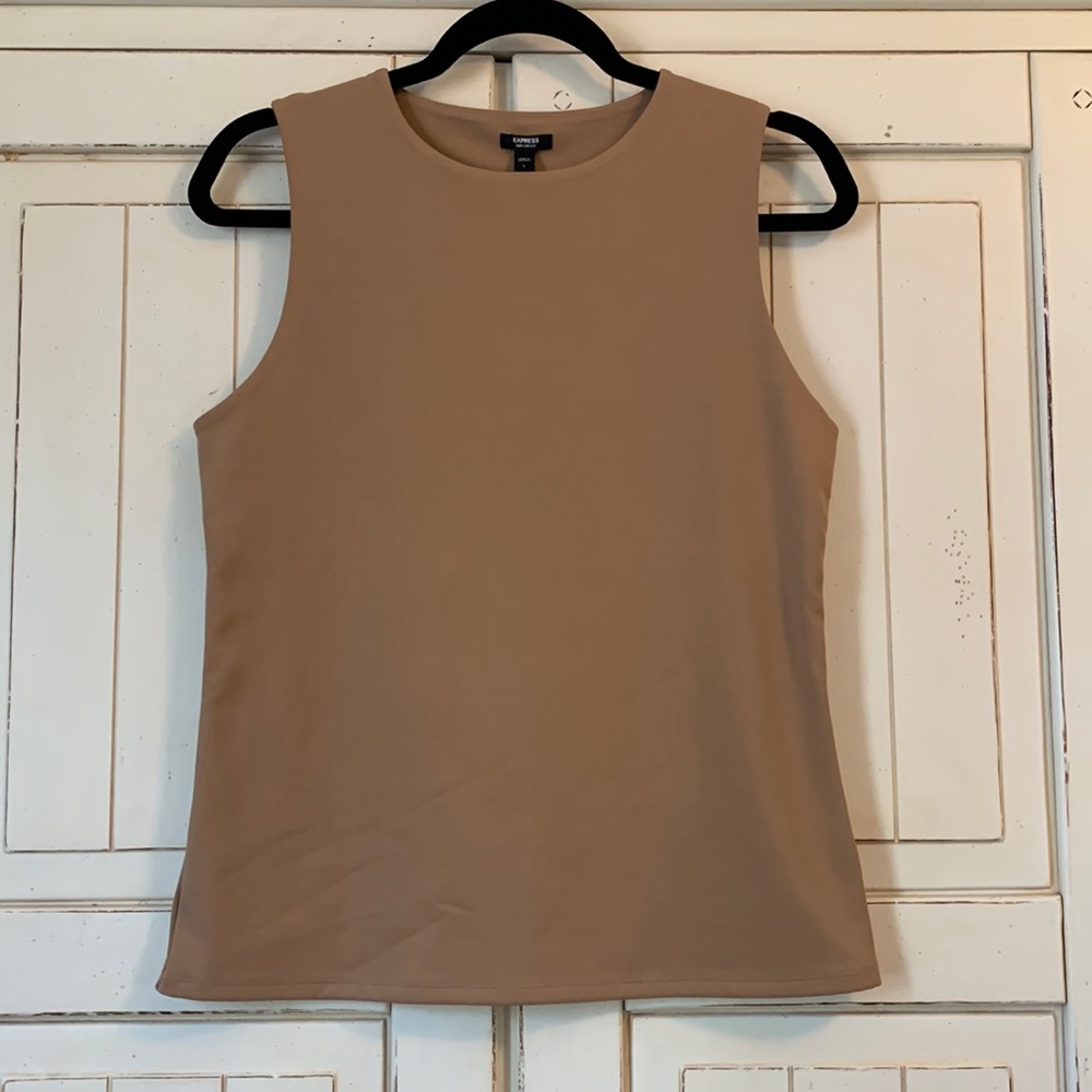Express Body Contour Matte Crew Neck Tank | Size Large | Color:  Pecan | NWT